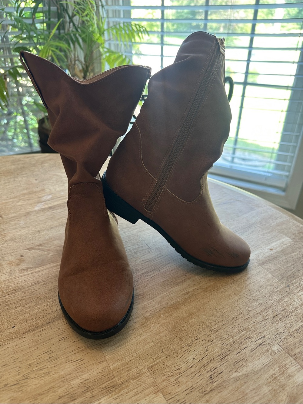 Brown zip-up Girls Mid-Calf  Boots